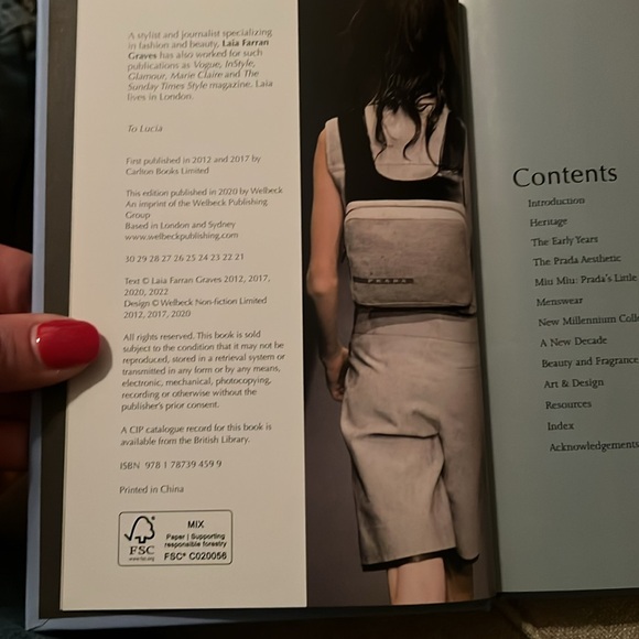 Prada Book - Picture 2 of 3